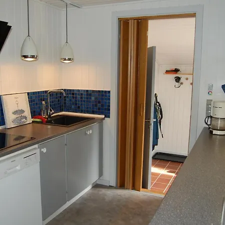 Holiday Lyngsa 098853